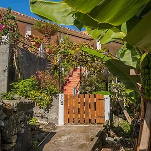 Casa Dos Tercos By An Island Landhuis